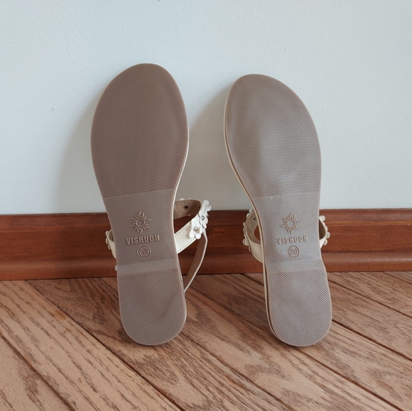 Creamyish white flats - Picture 5 of 5